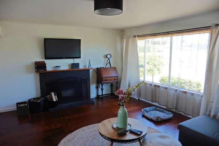 Photo of property in 14 Rimu Street, Helensville, 0800