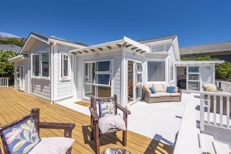 Photo of property in 60 The Parade, Paekakariki, 5034