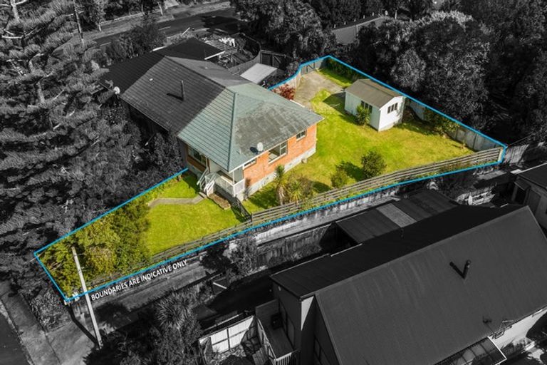 Photo of property in 70 Kaurilands Road, Titirangi, Auckland, 0604