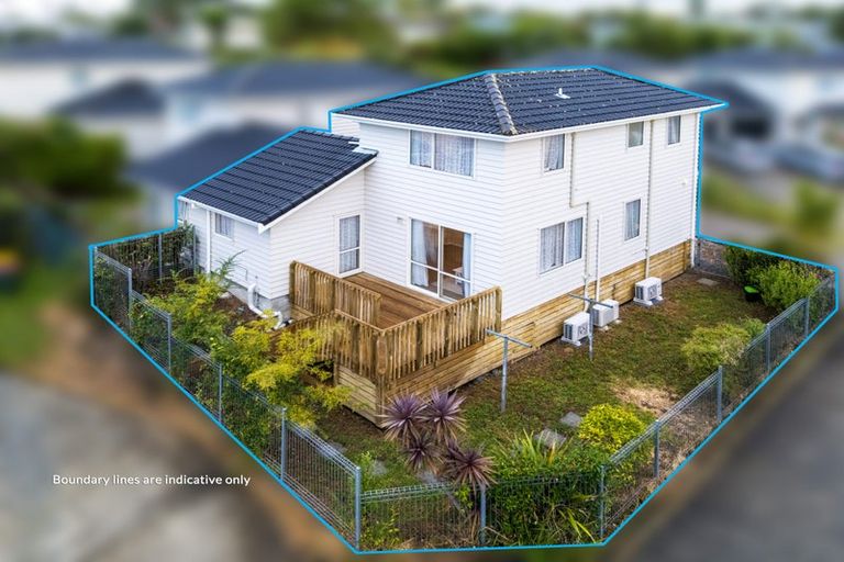 Photo of property in 11 Manatu Lane, Kelston, Auckland, 0602