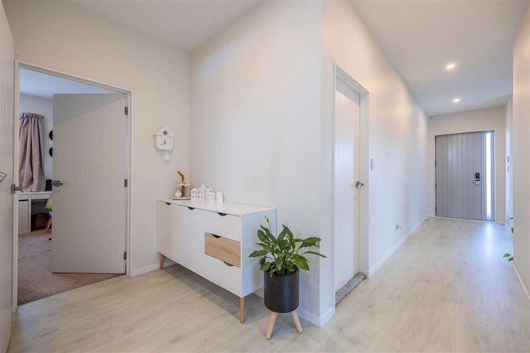 Photo of property in 15 Kaipuke Crescent, Gulf Harbour, Whangaparaoa, 0930