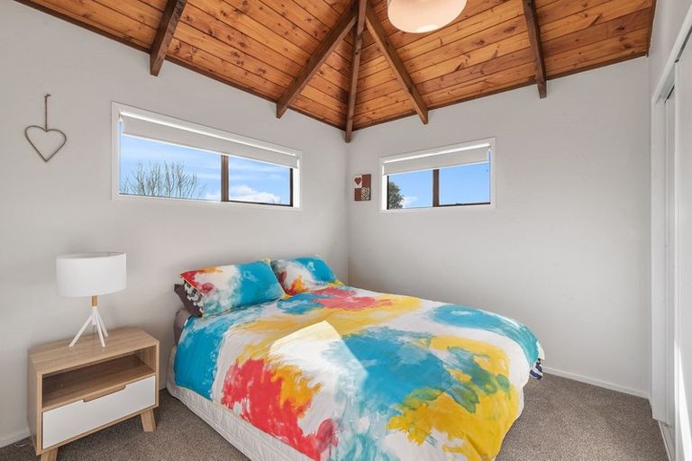 Photo of property in 188 Luckens Road, West Harbour, Auckland, 0618