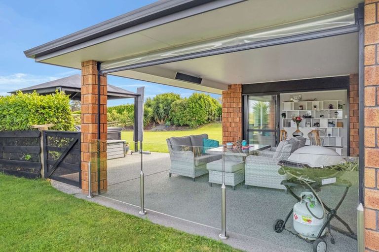 Photo of property in 19 Kendallvale Drive, Waiuku, 2123