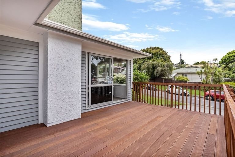 Photo of property in 1/2 Sunhaven Avenue, Glenfield, Auckland, 0629