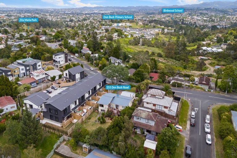 Photo of property in 253 Don Buck Road, Massey, Auckland, 0614
