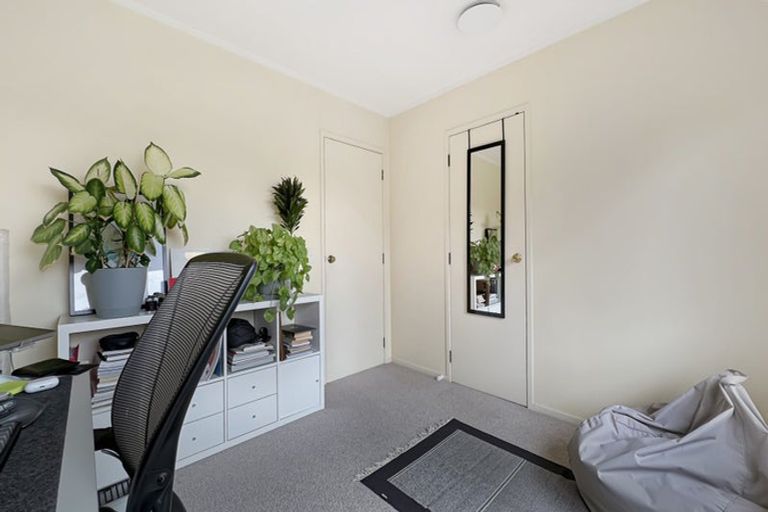 Photo of property in 2/49 Strid Road, Te Atatu South, Auckland, 0610