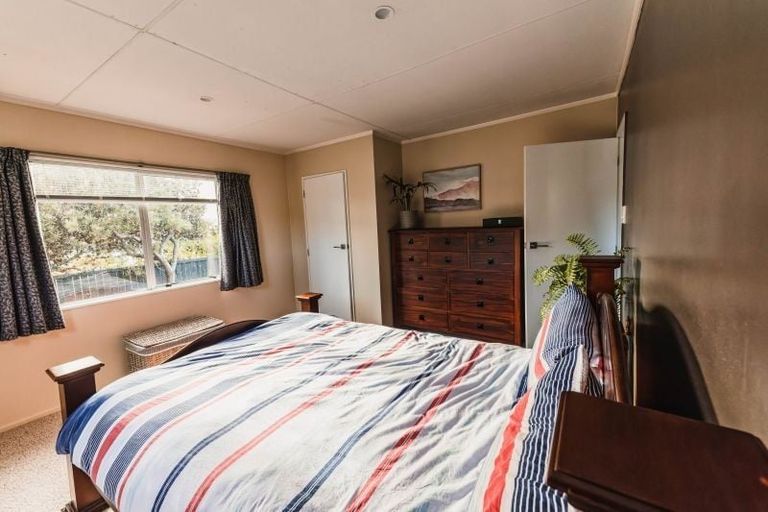 Photo of property in 15 Linwood Drive, Paraparaumu, 5032