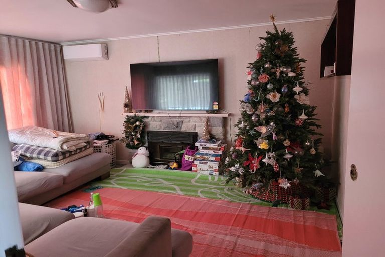Photo of property in 15 Tiki Street, New Lynn, Auckland, 0600