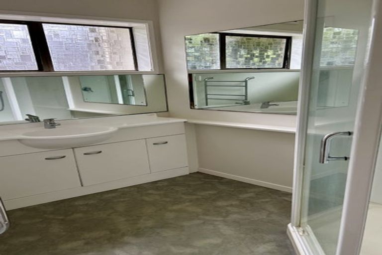 Photo of property in 2/36 Pakira Avenue, Glendene, Auckland, 0602