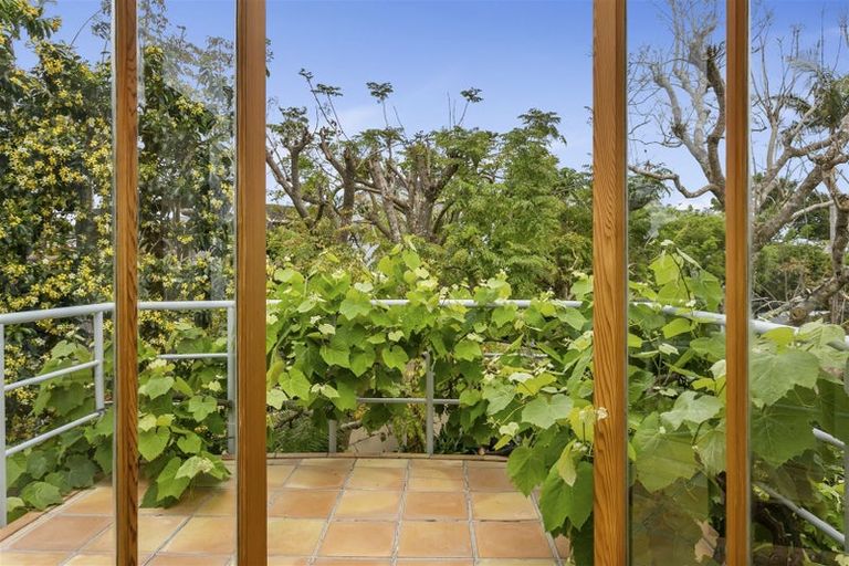 Photo of property in 1/15 Sylvan Park Avenue, Milford, Auckland, 0620