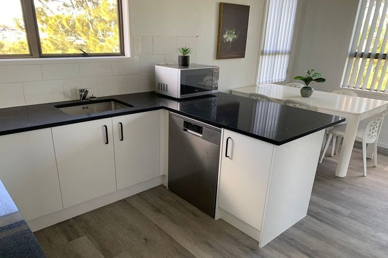 Photo of property in 41 Mcquarrie Avenue, Wattle Downs, Auckland, 2103