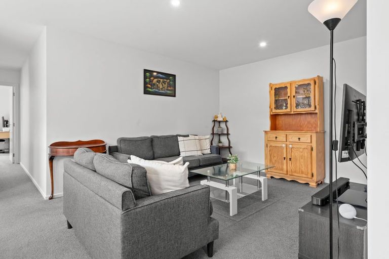 Photo of property in 2/2 English Street, Saint Andrews, Hamilton, 3200