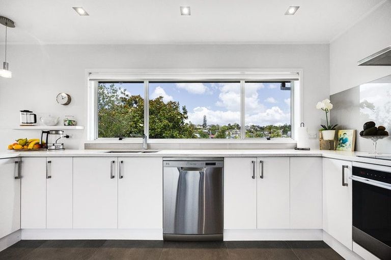 Photo of property in 27 Redwing Street, Browns Bay, Auckland, 0630