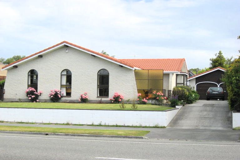 Photo of property in 211 Maidstone Road, Avonhead, Christchurch, 8042