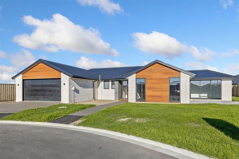 Photo of property in 8 Ivan Mauger Place, Rolleston, 7615