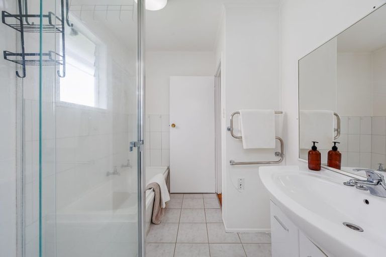 Photo of property in 2/13 Tilden Avenue, Hillcrest, Auckland, 0627