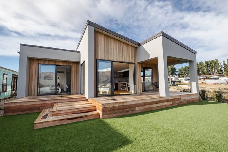 Photo of property in 9 Landsborough Lane, Wanaka, 9305