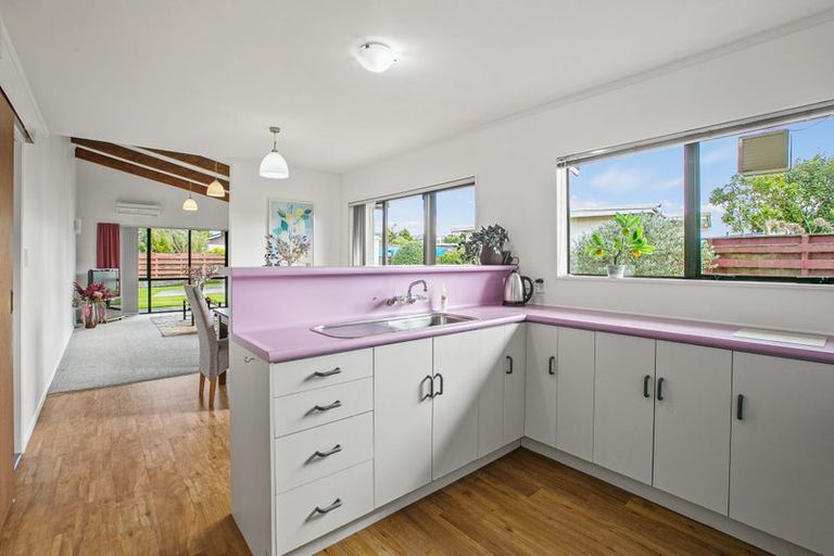 Photo of property in 2/38 Waimea Street, Westown, New Plymouth, 4310