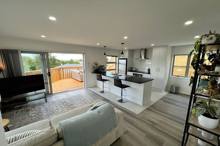 Photo of property in 78a Lincoln Park Avenue, Massey, Auckland, 0614