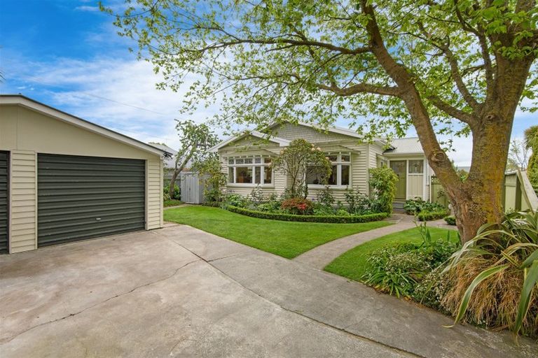 Photo of property in 173 Centaurus Road, Saint Martins, Christchurch, 8022