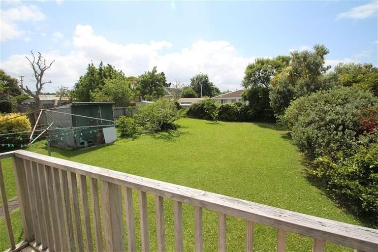 Photo of property in 20 Eskdale Road, Birkdale, Auckland, 0626