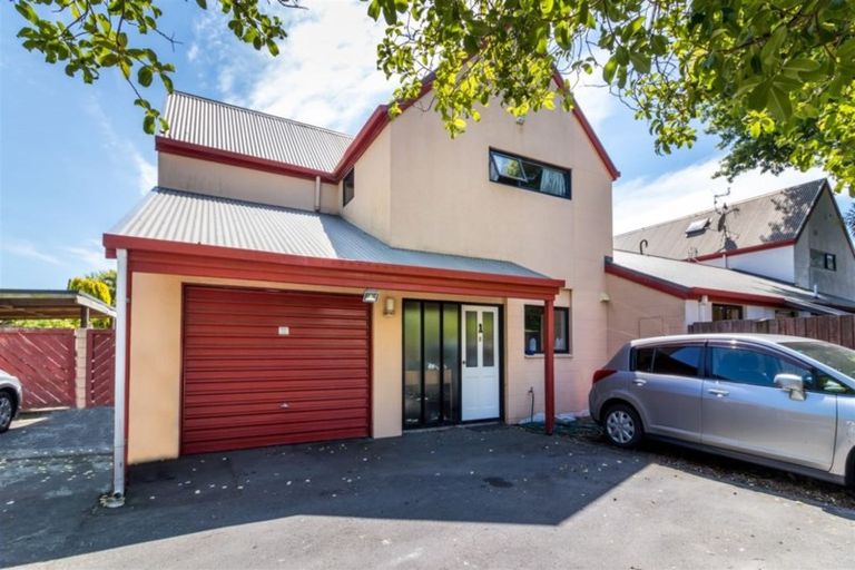 Photo of property in 10 Mayfair Street, Riccarton, Christchurch, 8011