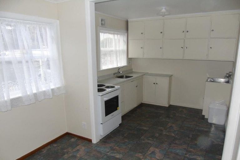 Photo of property in Shakespeare Flats, 8/48 Merton Street, Trentham, Upper Hutt, 5018