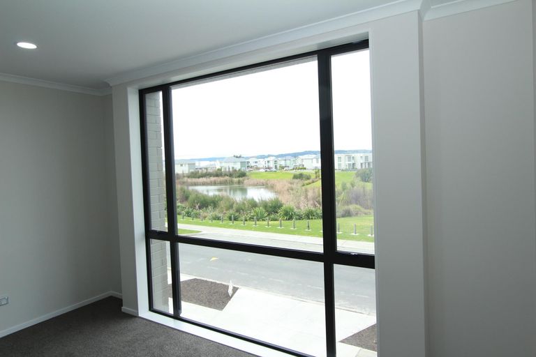 Photo of property in 7 Karokaro Road, Takanini, 2112