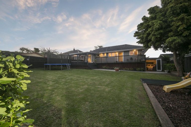 Photo of property in 70 Stottholm Road, Titirangi, Auckland, 0604