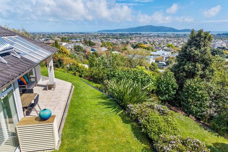 Photo of property in 35 Kotare Street, Hilltop, Taupo, 3330