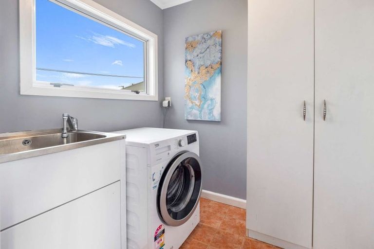 Photo of property in 8 Roberts Road, Hei Hei, Christchurch, 8042