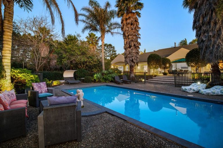 Photo of property in 82 Brownhill Road, Whitford, Manurewa, 2576