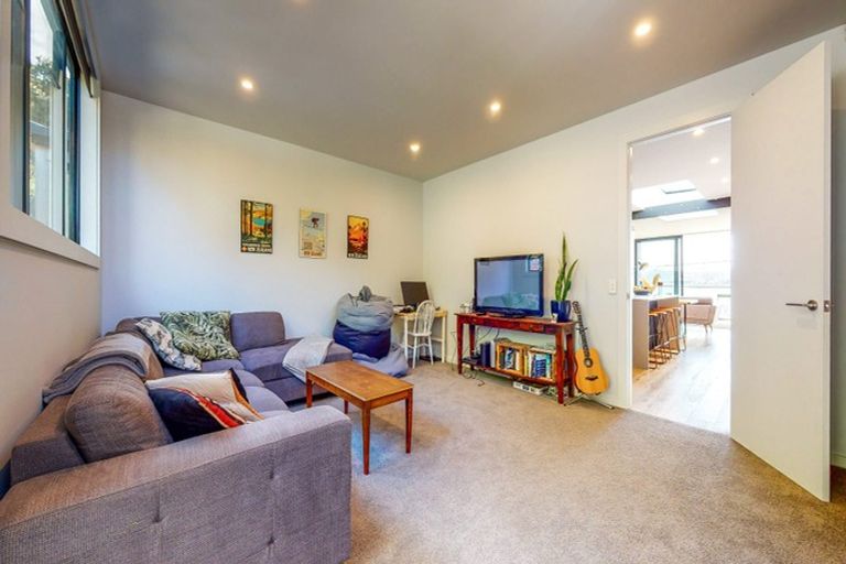 Photo of property in 306b Queens Drive, Lyall Bay, Wellington, 6022