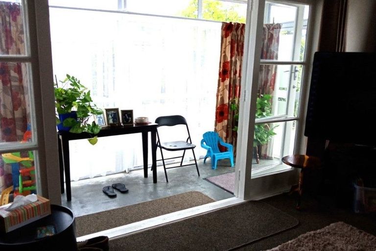 Photo of property in 5 Prestige Place, Maoribank, Upper Hutt, 5018