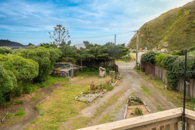 Photo of property in 6 Estuary Street, Makara Beach, Karori, 6972