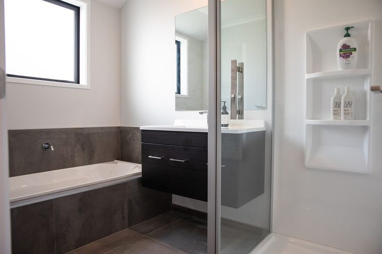 Photo of property in 6 Pa Tuna Lane, Hurdon, New Plymouth, 4310