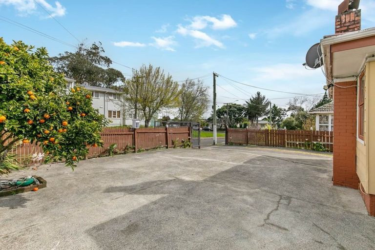 Photo of property in 6 Garrett Place, Otara, Auckland, 2023
