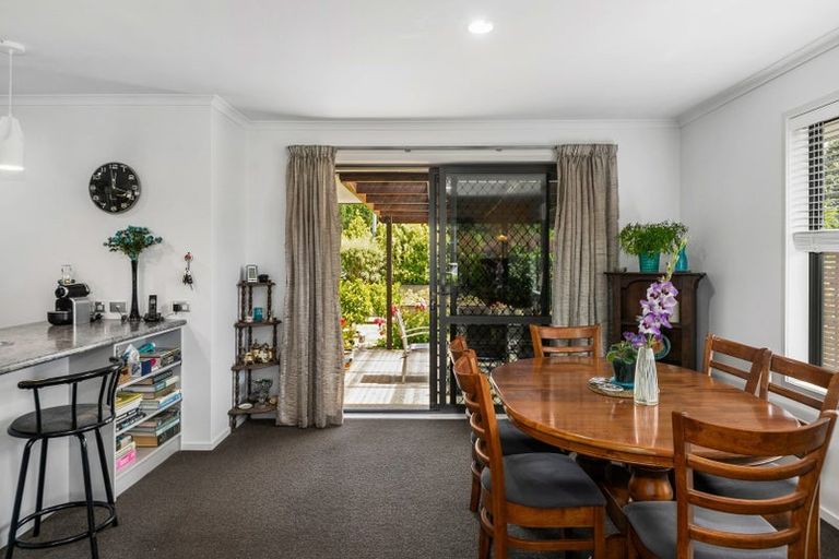 Photo of property in 16 Weka Place, Picton, 7220