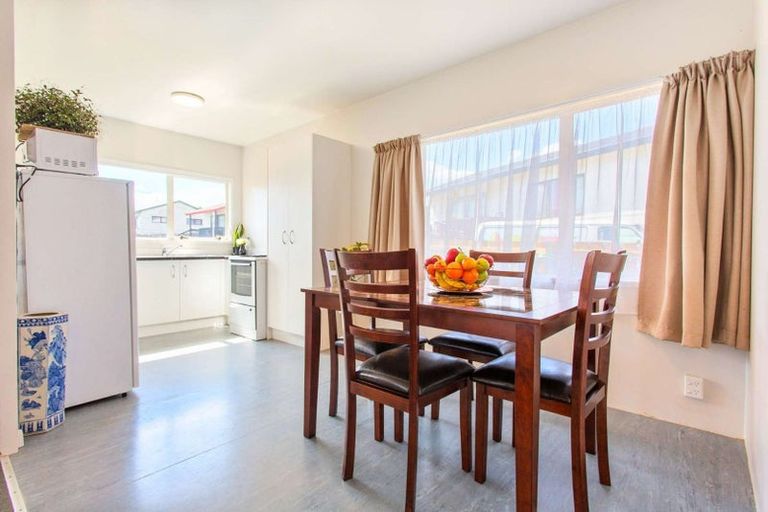Photo of property in 7 Foxlaw Street, Randwick Park, Auckland, 2105