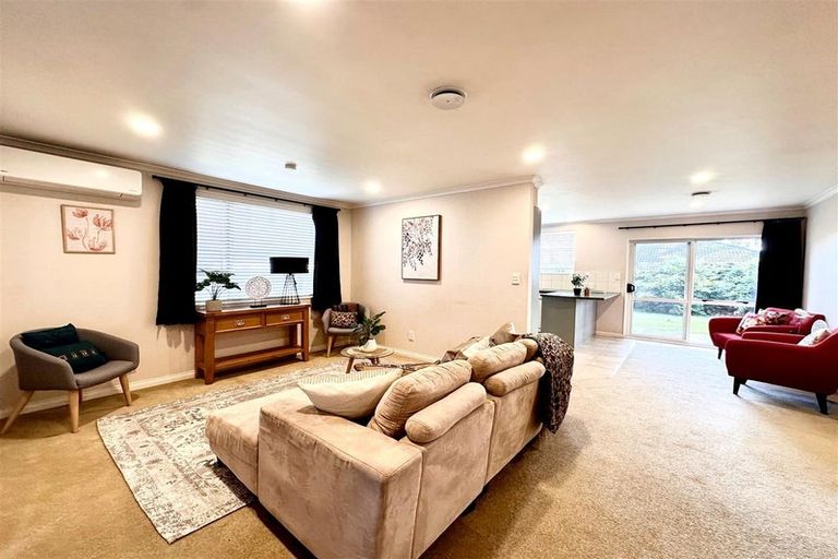 Photo of property in 6 Richard Halse Drive, Manurewa, Auckland, 2105
