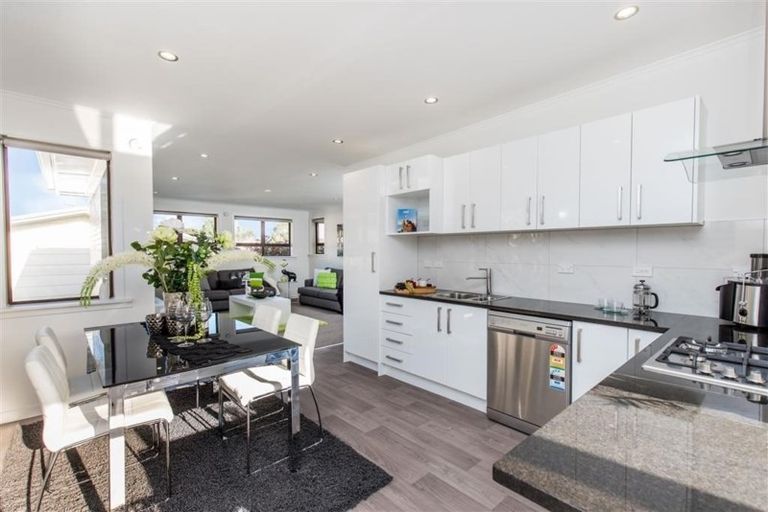 Photo of property in 2/26a Claude Avenue, Papatoetoe, Auckland, 2025