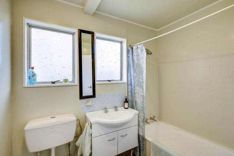 Photo of property in 6 Burton Crescent, Flaxmere, Hastings, 4120