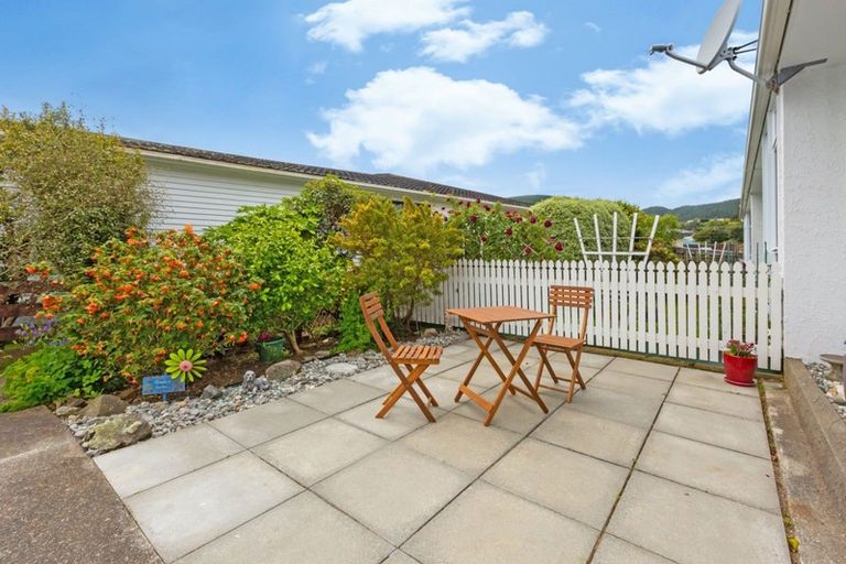 Photo of property in 13f1 Luckie Street, Tawa, Wellington, 5028