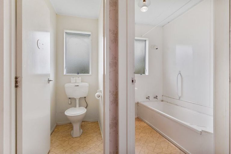 Photo of property in 16 Adkin Avenue, Levin, 5510