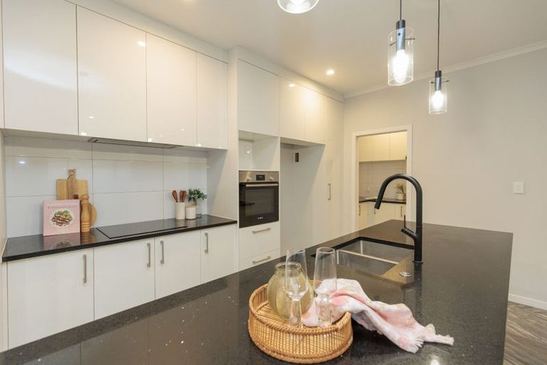Photo of property in 46 Domett Street, Newlands, Wellington, 6037