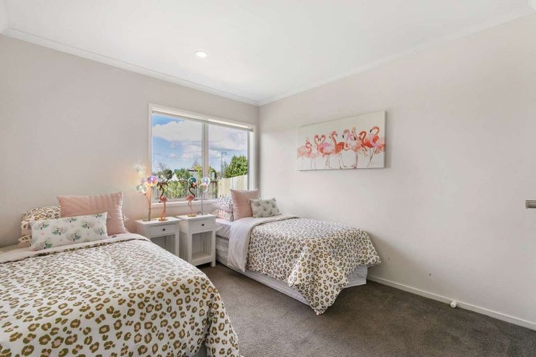 Photo of property in 2 Poaka Avenue, Takanini, 2112