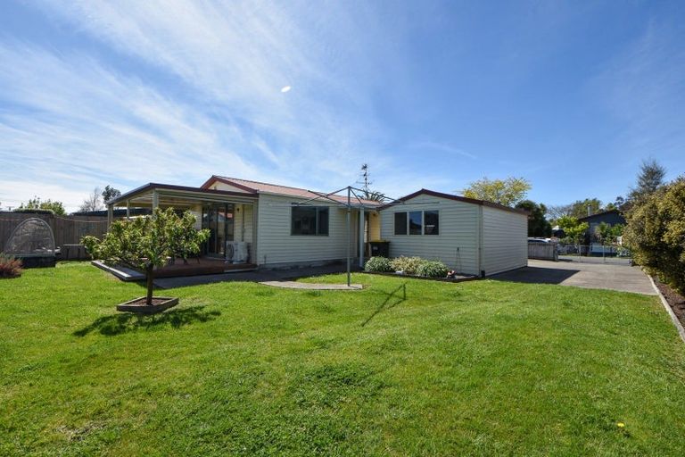 Photo of property in 6 Kupe Drive, Carterton, 5713