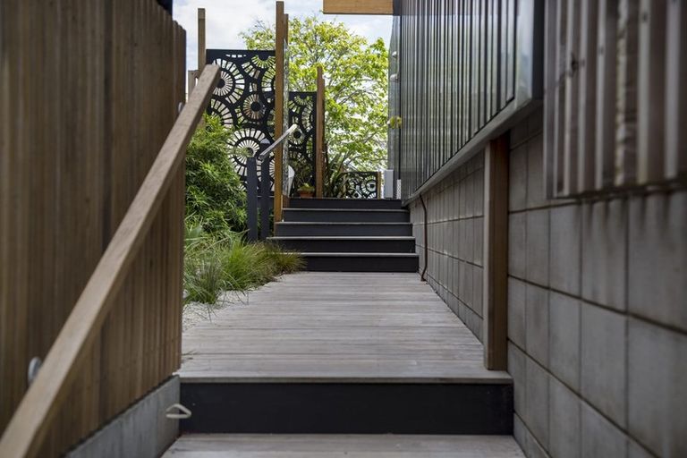 Photo of property in 16 Melandra Road, Stanmore Bay, Whangaparaoa, 0932