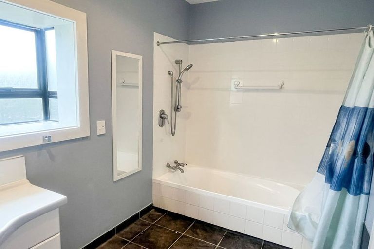 Photo of property in 16 Long Street, Woolston, Christchurch, 8023