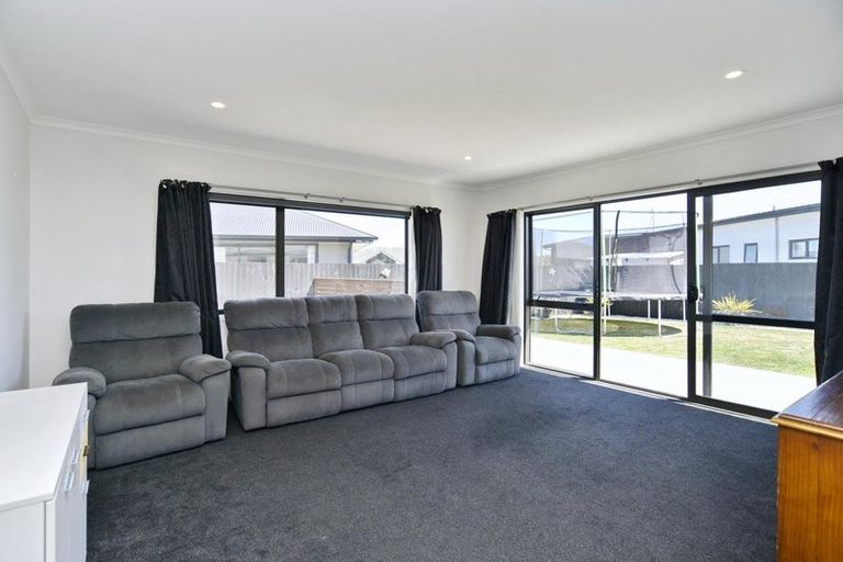 Photo of property in 6 Hamlett Drive, Woodend, 7610